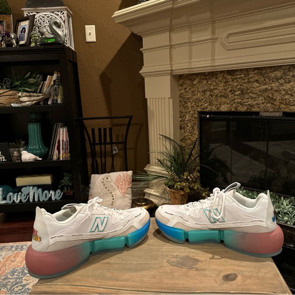 Size 11 - New Balance Jaden Smith x Vision Racer Hippie - White - Picture 5 of 8